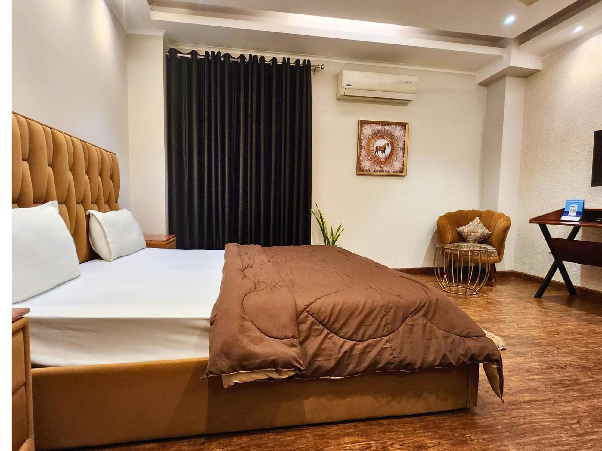 Hotel Premier - Golf Course Road ,gurgaon